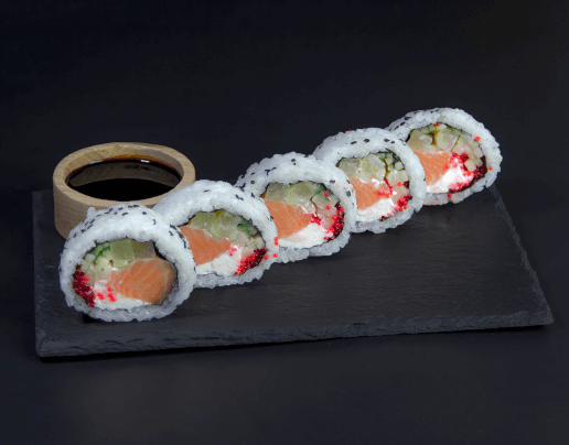 Uramaki with Salmon and Cheese - смачні суші урамакі з доставкою в Торуні