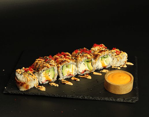 Dragon Złoty - spectacular dragon sushi rolls with delivery in Toruń
