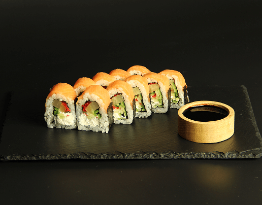 Triangle Roll with Salmon - sushi roll with delivery in Toruń