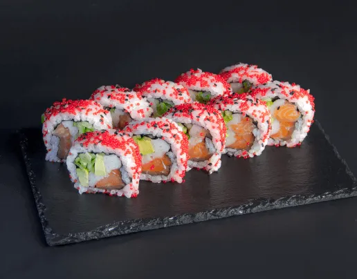 California z Łososiem — klasyczne california sushi z dostawą w Toruniu