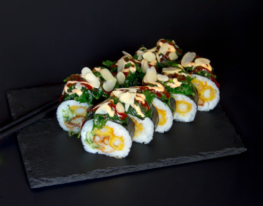 Takoyaki Roll — japońskie sushi inspirowane street foodem z dostawą w Toruniu