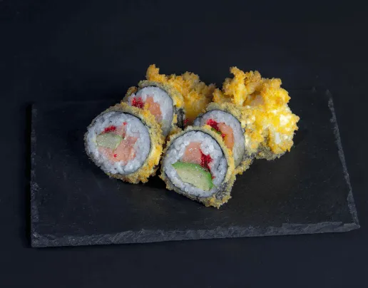 Tempura Futomak z Łososiem i Awokado