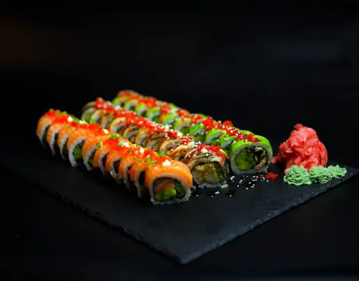 Набір «Green, Red, Black Dragon» — 30 виробів (по 10 кожного). Яскравий та ефектний для свят.